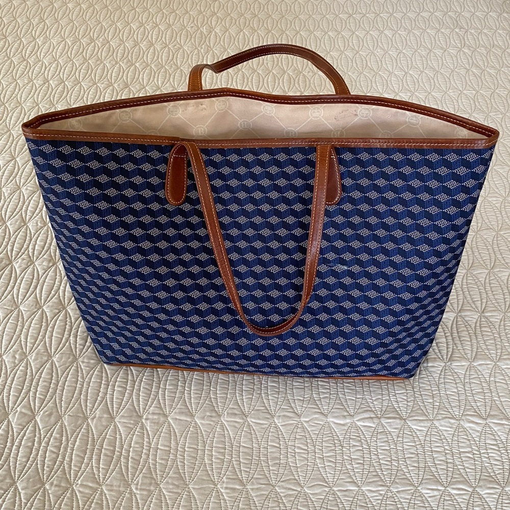 Barrington St. Anne Large Tote - Picture 4 of 16